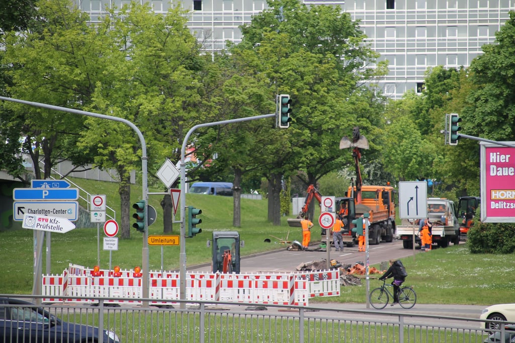 Zufahrt vom Riebeckplatz auf die Volkmannstraße entlang des Parkplatzes ist gesperrt.