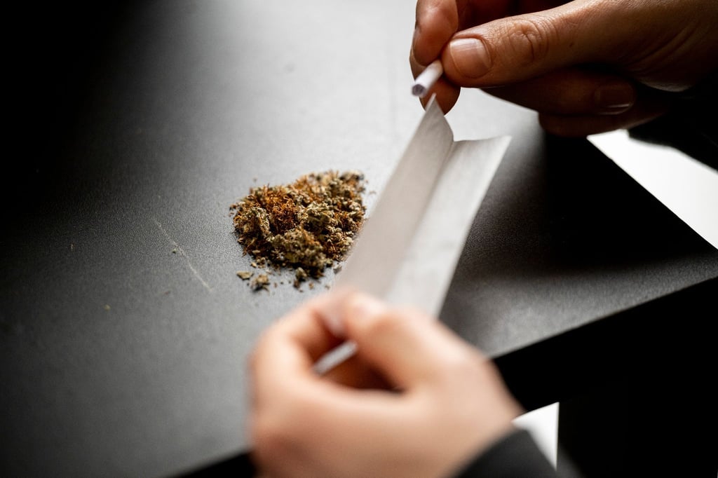 Forscher haben herausgefunden, dass Männer unter 30 Jahren am häufigsten infolge einer Cannabiskonsumstörung an Schizophrenie erkranken.