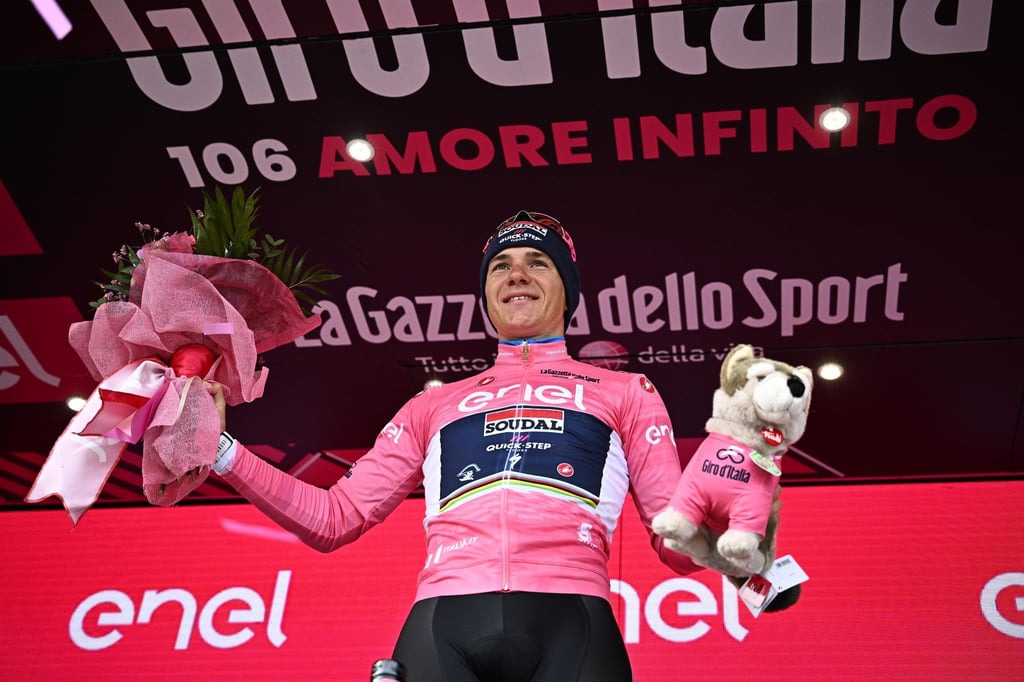Remco Evenepoel wurde nach der neunten Giro-Etappe positiv auf Corona getestet.