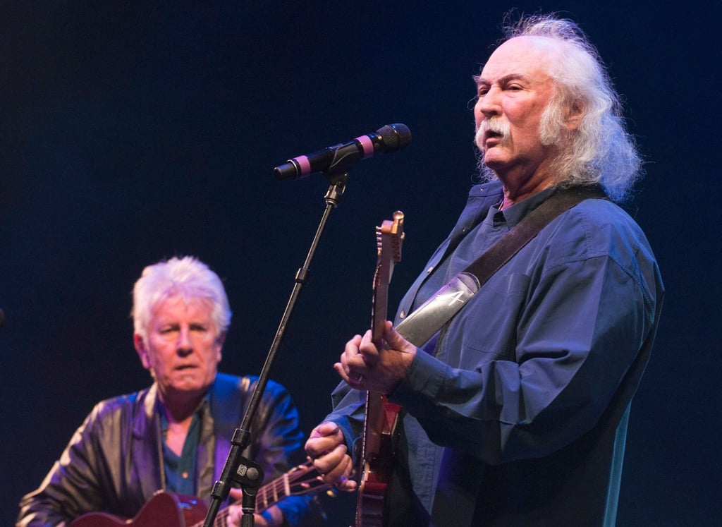 Die US-Musiker David Crosby (r) und Graham Nash teilen sich die Bühne.