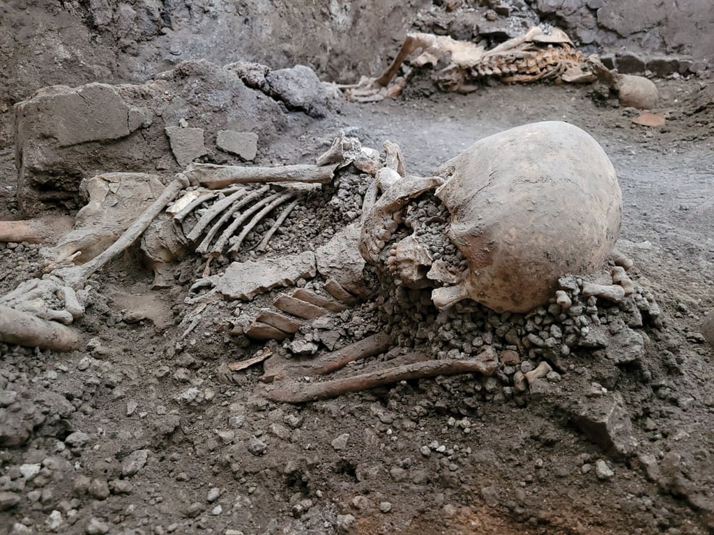 Forscher haben auf dem archäologischen Gelände der versunkenen Stadt Pompeji in Italien zwei Skelette gefunden.