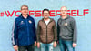Teammanager Sascha Malkowski, Thomas Vollmann und Abwehrspieler Marcus Bäcker (von links) stellten sich zum Foto. 