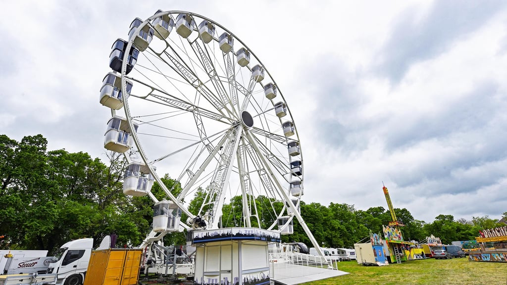 Gildefest in Aschersleben: Das Riesenrad steht schonmal.