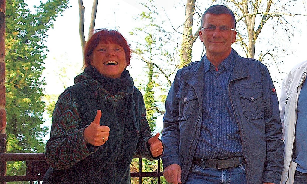 Antje Pochte vom Nagelverein freute sich sehr über die Spende von Manfred Hohmeyer von der Jentsch-Stiftung.