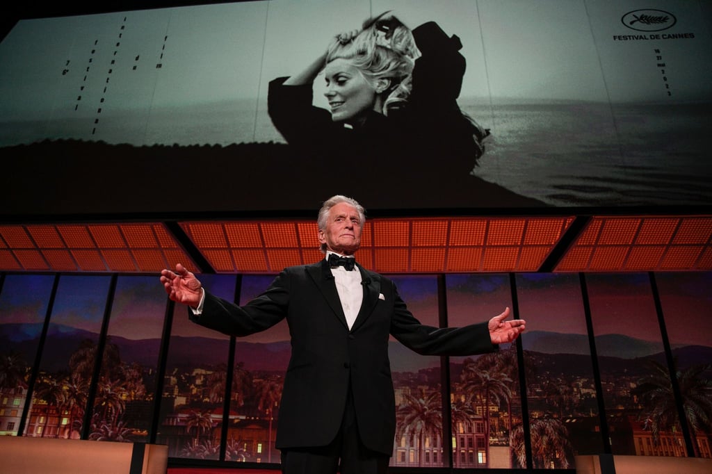 Michael Douglas ist zur Eröffnung der Filmfestspiele in Cannes mit der Goldenen Ehrenpalme ausgezeichnet worden.