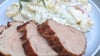 Zum Grillen gehört bei Food-Bloggerin Doreen Hassek Omas Kartoffelsalat fest ins Repertoire. Dazu kommt saftiges Schweinefilet auf den Teller.