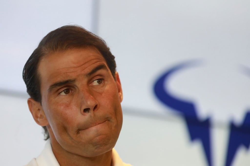 Rafael Nadal spricht während einer Pressekonferenz über sein Karriereende.