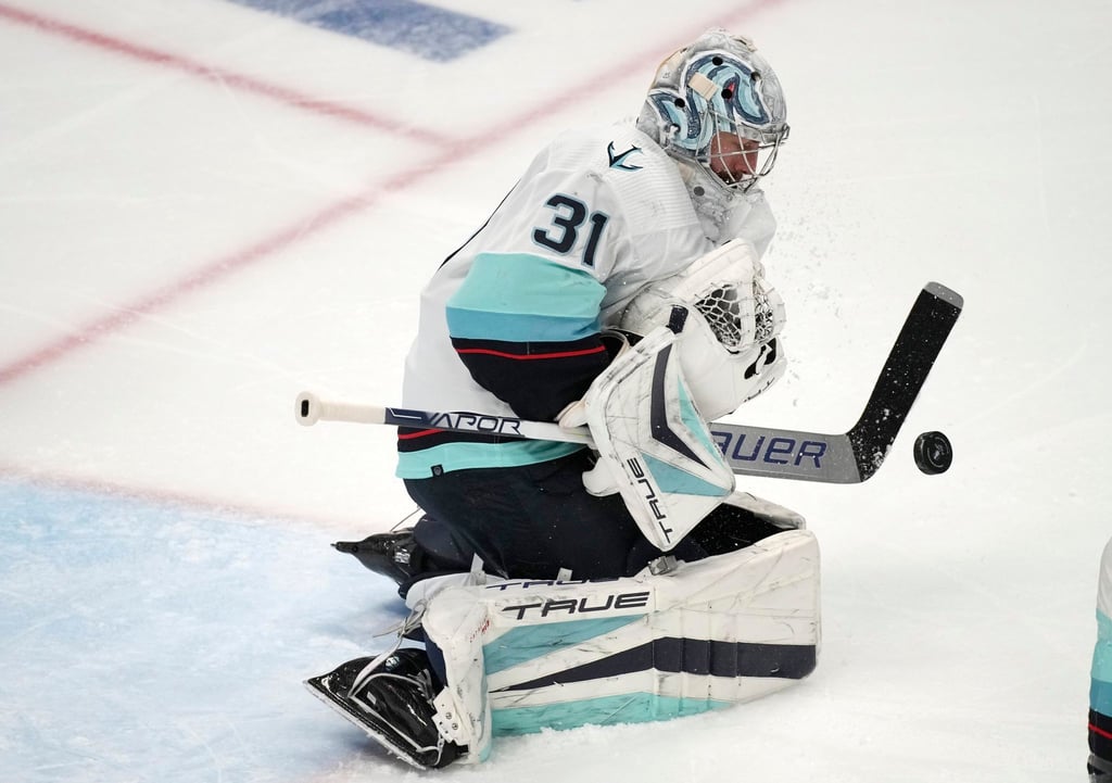 Philipp Grubauer, Torwart der Seattle Kraken, wird das deutsche Eishockey-Nationalteam nicht bei der WM in Finnland und Lettland verstärken.