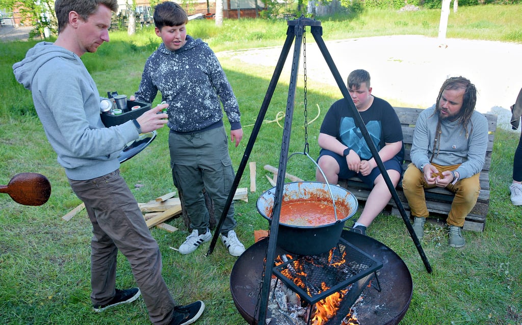 Einen Outdoor-Tag haben Jugendliche in den Pfingstferien im JFZ "Der Club" in Haldensleben erlebt.