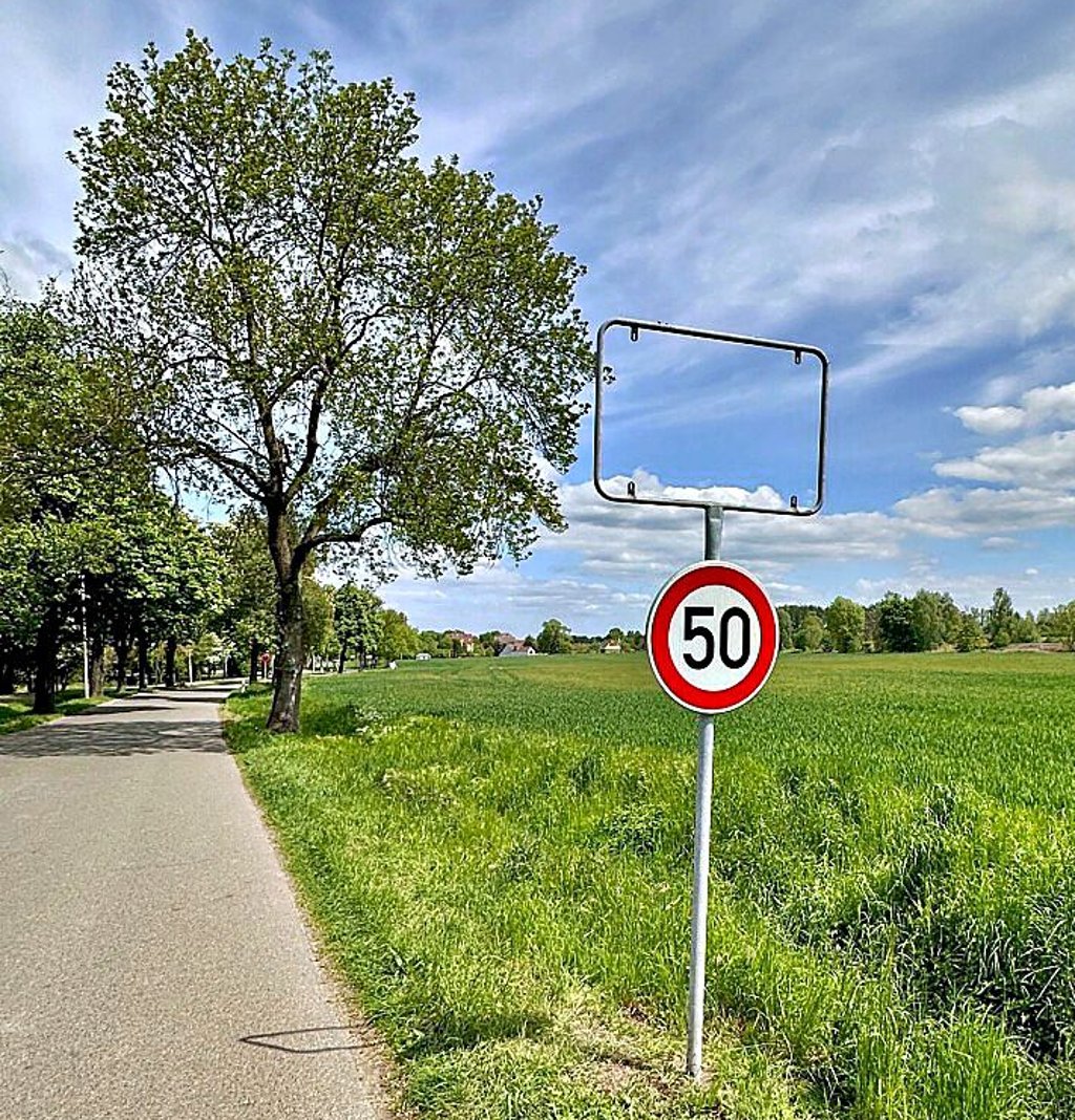 In Bad Schmiedeberg fehlt seit Mittwoch das Ortsschild.