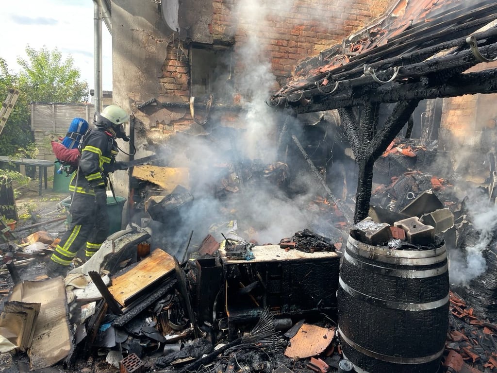 Bei dem Brand in Halberstadt wurden Haus und Anbau stark beschädigt.