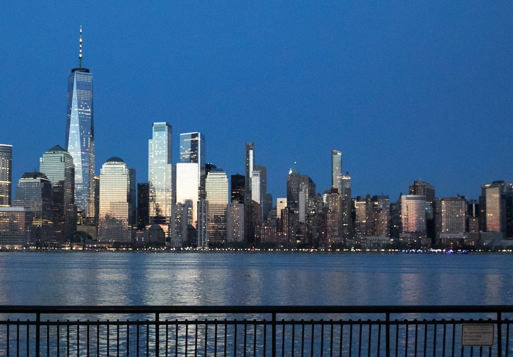 Die Skyline von Manhattan. New York könnte künftig stärker von Überflutungen betroffen sein als andere Küstenstädte.