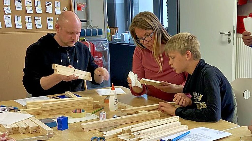 Mehrere Familienteams werkelten gemeinsam in Loitsche