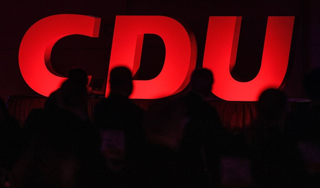 Das Logo der CDU ist zu sehen.