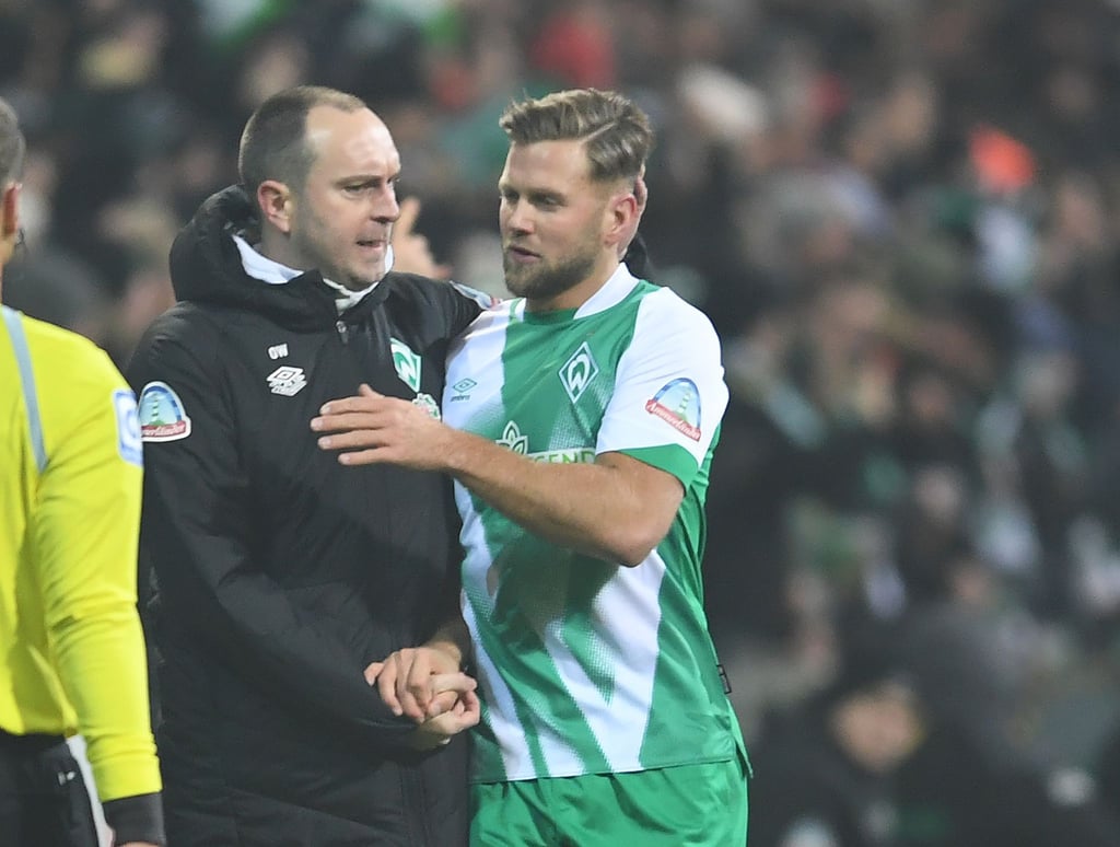 Werders Niclas Füllkrug (r) mit Trainer Ole Werner.
