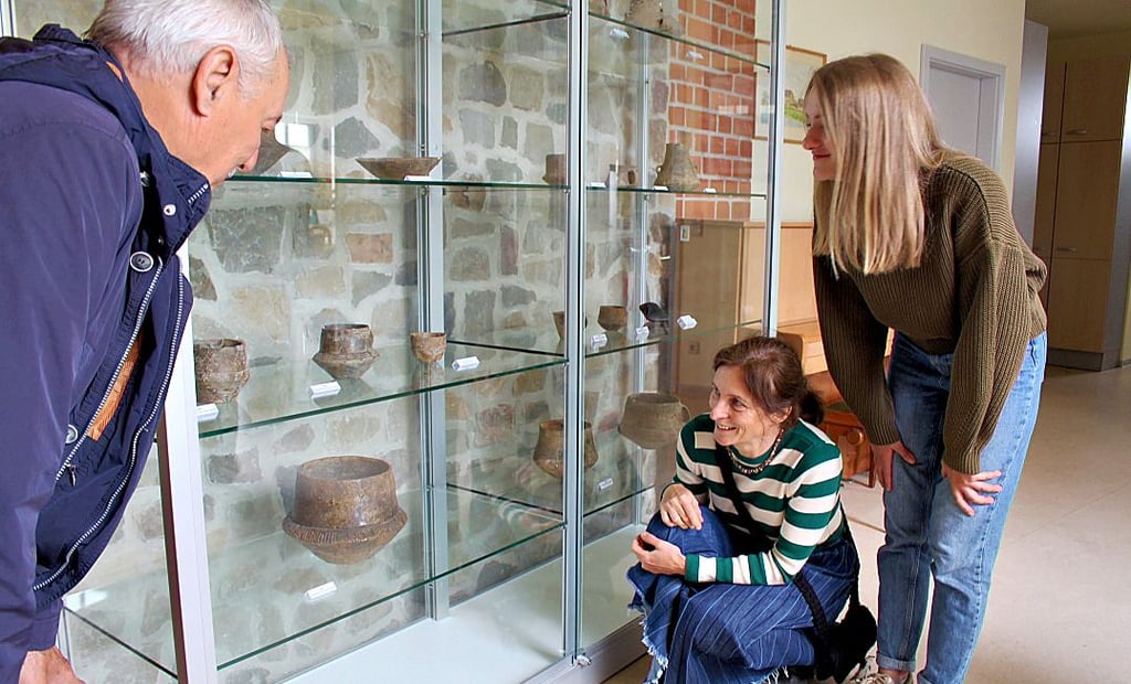 Gerhard Wolf, Andrea Weferling und Hanna Weferling, sind Nachfahren von Heinrich Gierspeck sen., dem die Walternienburger Kultur zu verdanken ist.