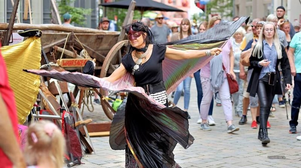 Bei den Königstagen, dem Stadtfest zu Ehren König Heinrichs I., gibt es an den drei Festtagen ein buntes Programm in Quedlinburg. Mit dabei sein werden – wie im Vorjahr – auch wieder Walk-Acts.