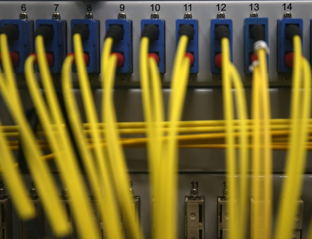Auch wenn die Breitbandverbindung in Deutschland häufiger stockt, ist die Nachfrage nach superschnellen Gigabit-Verbindungen verhalten.