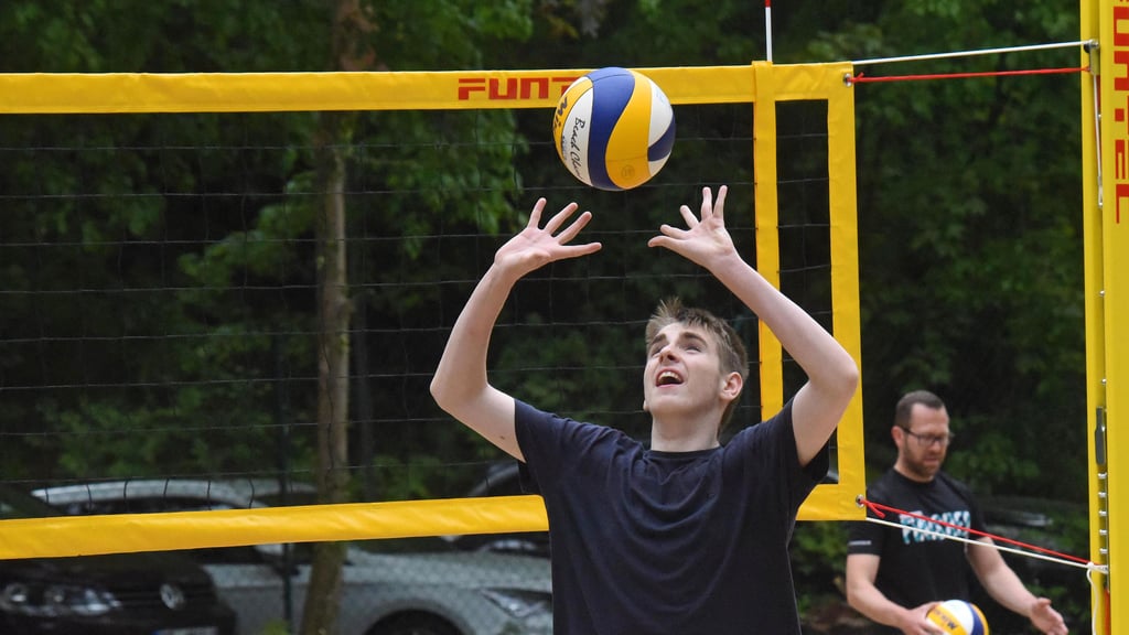 Am Ascherslebener Freibad kann ab sofort Beachvolleyball gespielt werden.