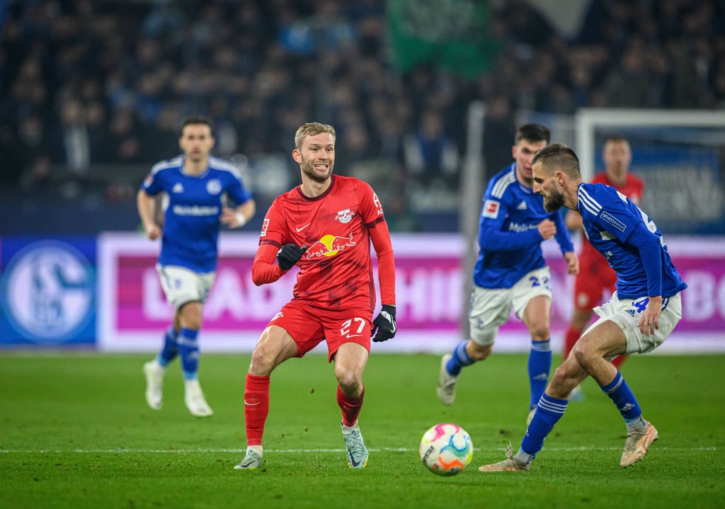 Konrad Laimer im Hinspiel gegen Schalke.