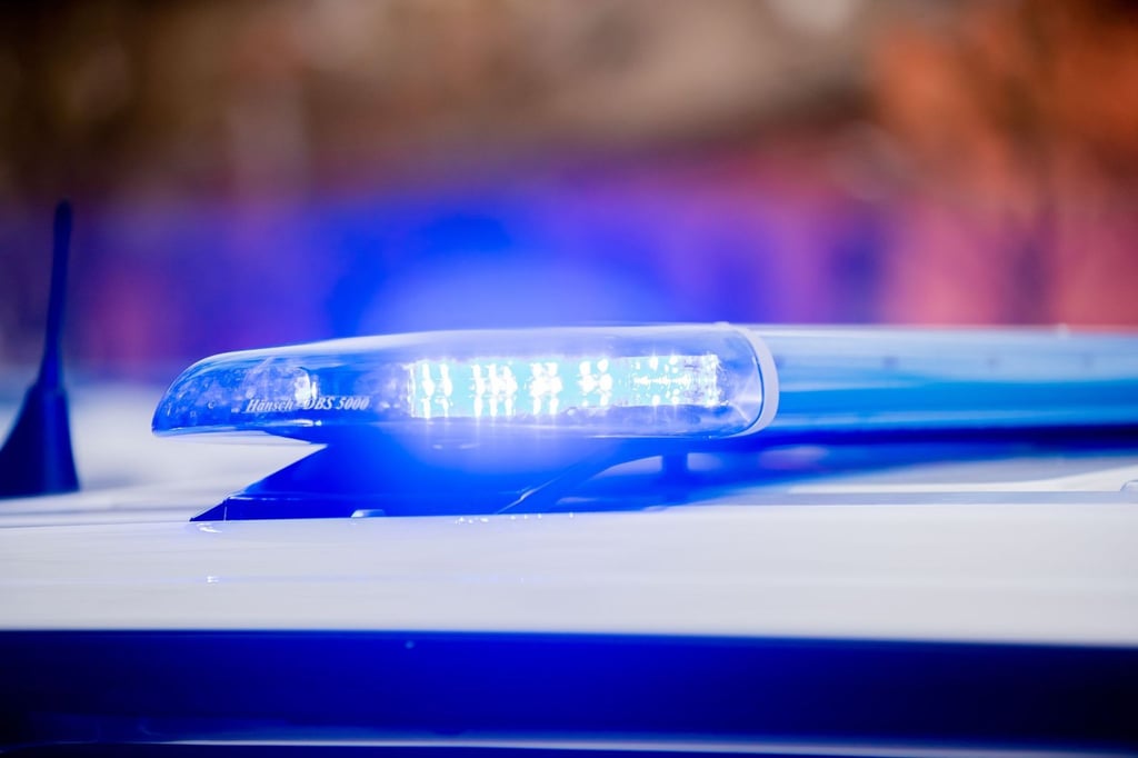 In Merseburg soll ein Kind durch eine Schüsse aus einer Gasdruckpistole verletzt worden sein. Die Waffe wurde sicher gestellt.