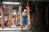 Das Unternehmen Tönnies ist der größte Fleischverarbeiter in Deutschland. Es betreibt mehrere Produktionsstätten in Deutschland. 