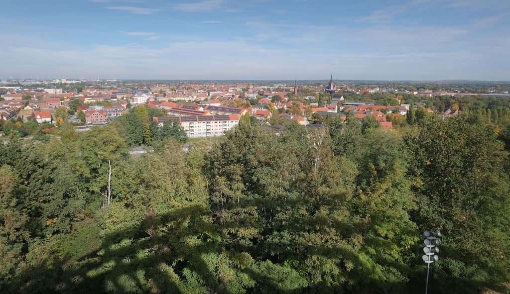 In Bitterfeld, Wolfen und den anderen Ortsteilen sollen mit dem zusätzlichen Geld Einzelmaßnahmen finanziert werden. Darin sind sich die Ortsbürgermeister und der Stadtrat einig. Die Verwaltung sieht das anders.