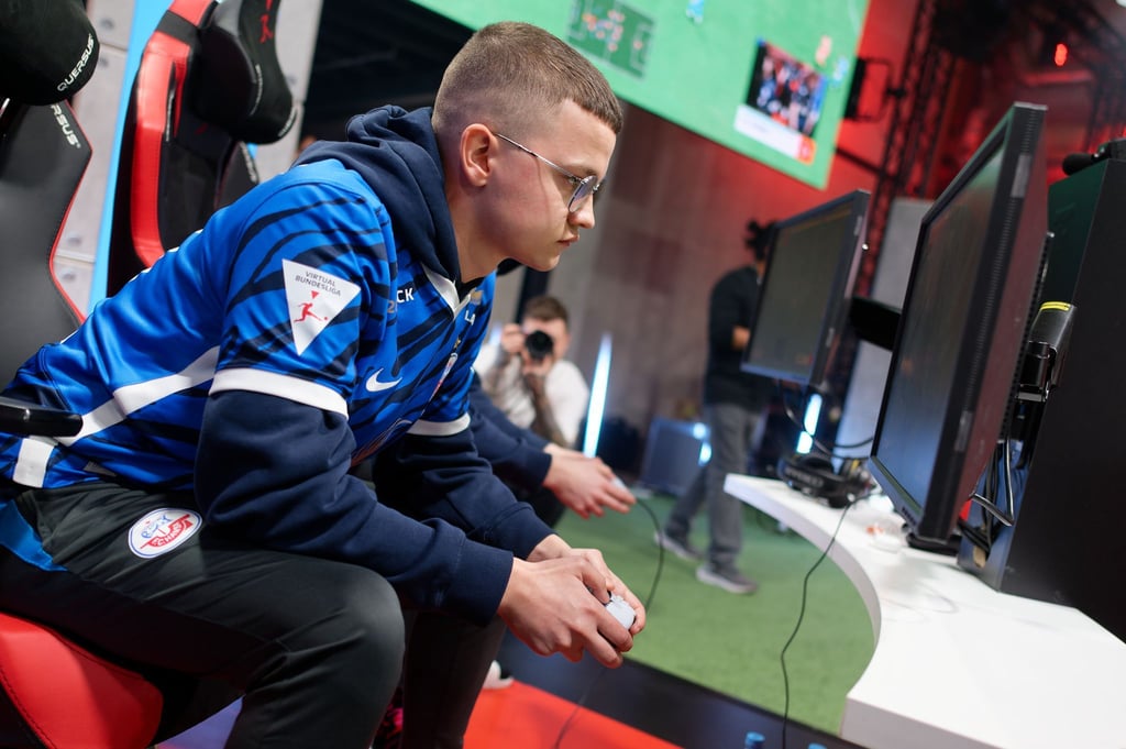 levyfinn tritt gemeinsam mit Umut und DullenMIKE für Deutschland in der FIFAe Nations Series an. (Archivbild)