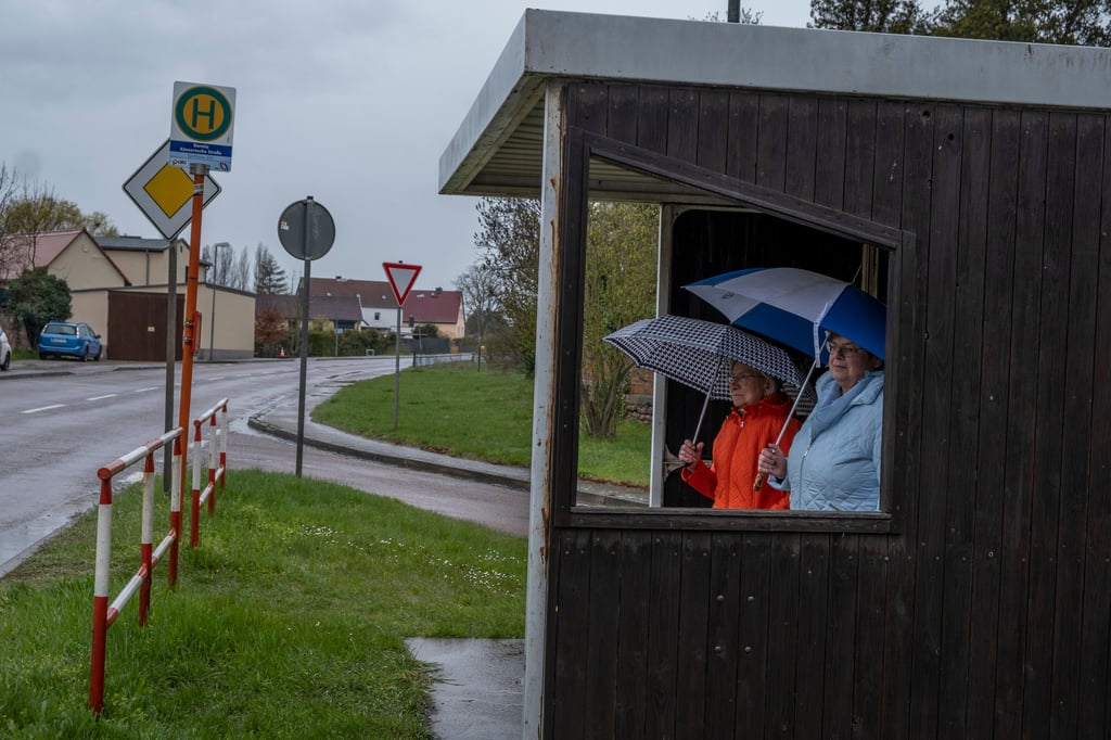 Deutschlandticket SachsenAnhalt Kein Bus, keine Radwege Dörfer im