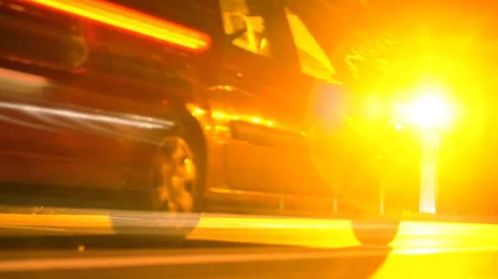 Betrunken hat ein Mann sich eine Verfolgungsjagd mit der Polizei in Magdeburg geliefert und einen Unfall verursacht. Symbolbild: