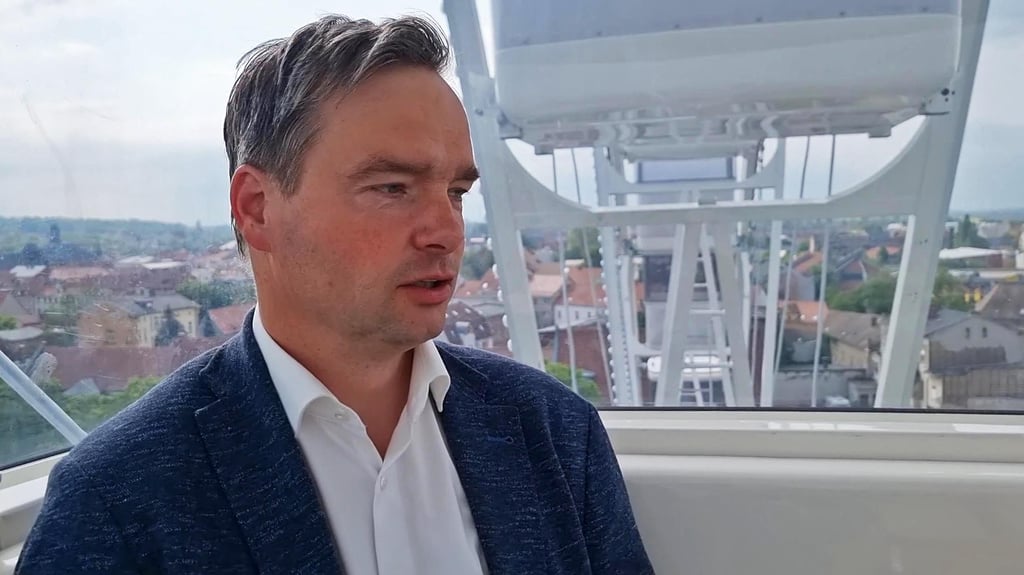 Ascherslebens Oberbürgermeister Steffen Amme war auch auf dem Gildefest in Aschersleben unterwegs. Über die Attacken am Wochenende zeigt er sich bestürzt.