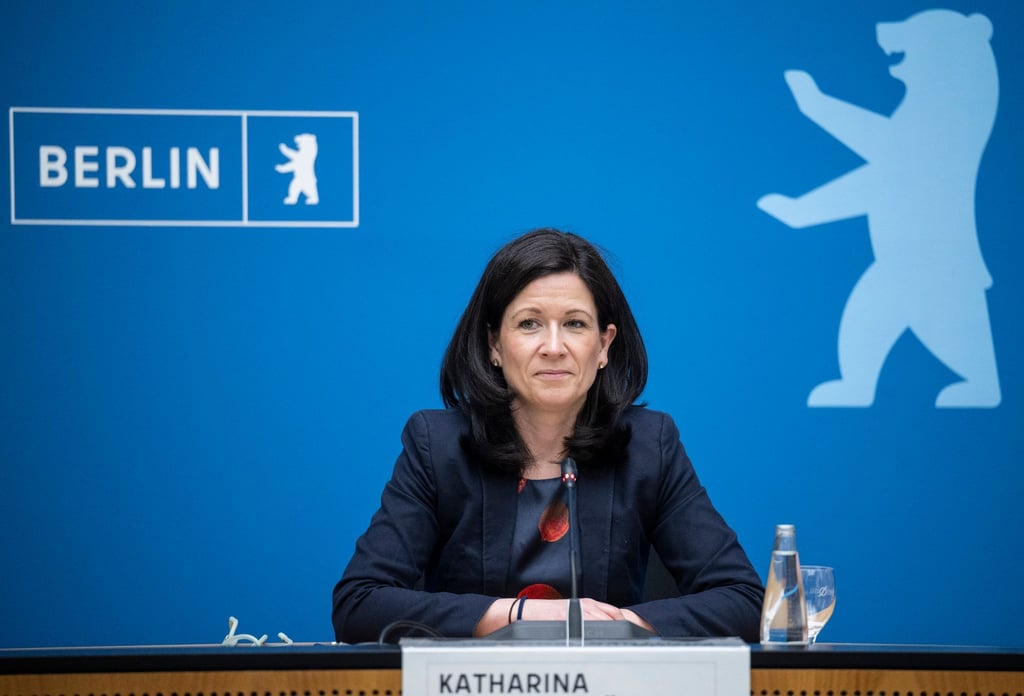 Katharina Günther-Wünsch (CDU), Berliner Bildungssenatorin, gibt eine Pressekonferenz.