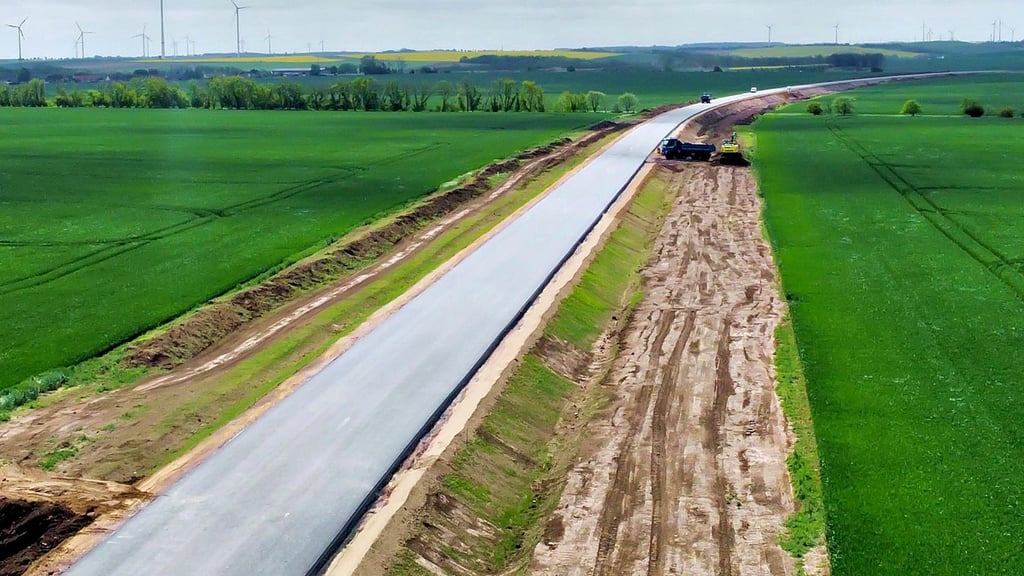 Die Bauarbeiten an der Südumfahrung von Aschersleben in Richtung Quenstedt gehen voran.