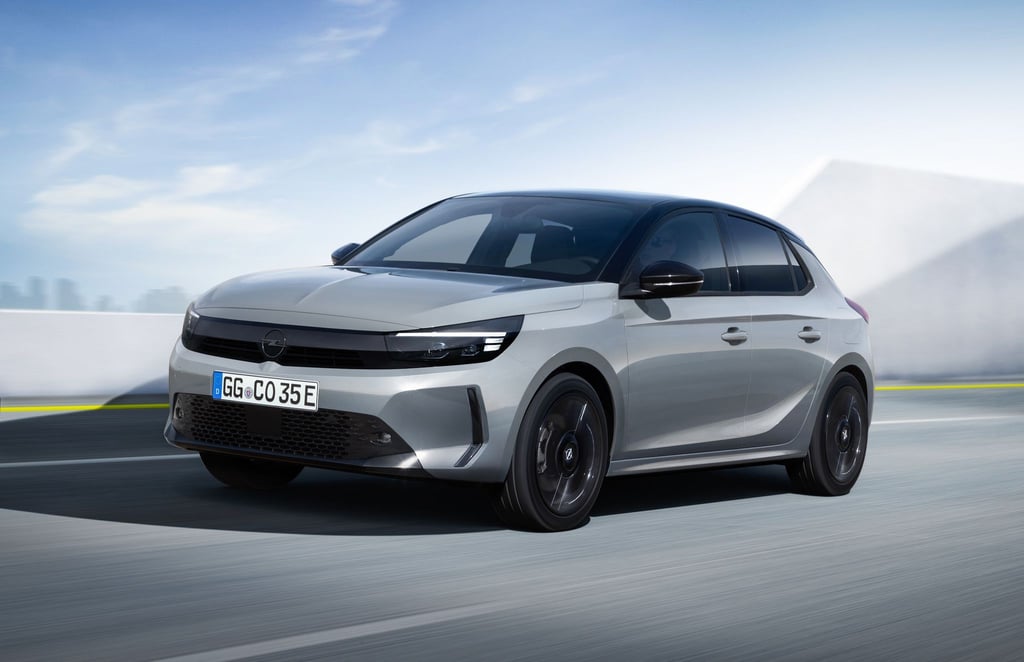 Aufgefrischt: Opels Kleinwagen Corsa geht nach der Modellpflege mit neuem Design und technischen Updates an den Start.