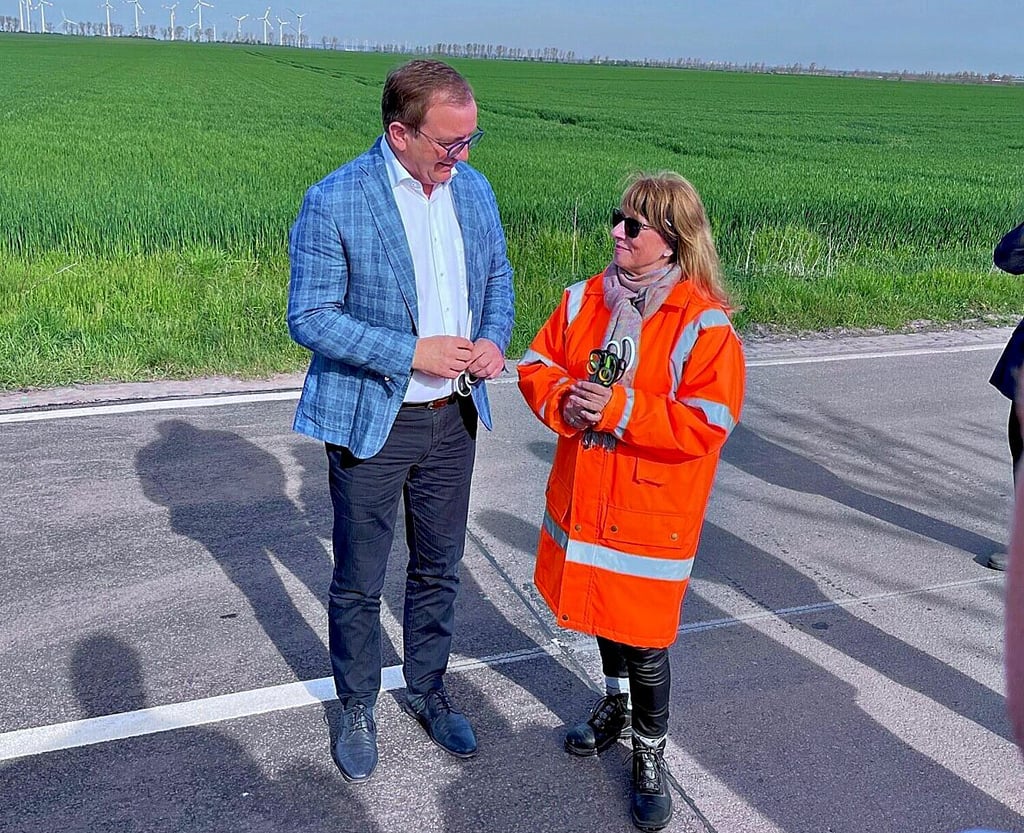 Martina Mähne im Gespräch mit Markus Bauer. Auf ihre Expertise wird der Landrat in Zukunft verzichten müssen.