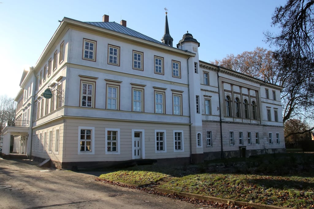 Symbolfoto - Das Schloss in Roßla wurde als Standort für den InnoHub ins Gespräch gebracht.
