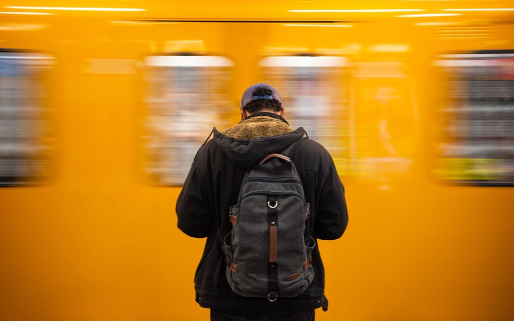 Ob mit dem ÖPNV, dem Auto oder dem Rad: Die Fahrtkosten für den Weg zur Arbeit können die Steuerlast senken.