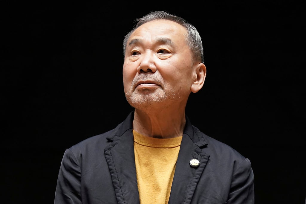 Haruki Murakami ist für seine märchenhaften und surrealen Romane bekannt.