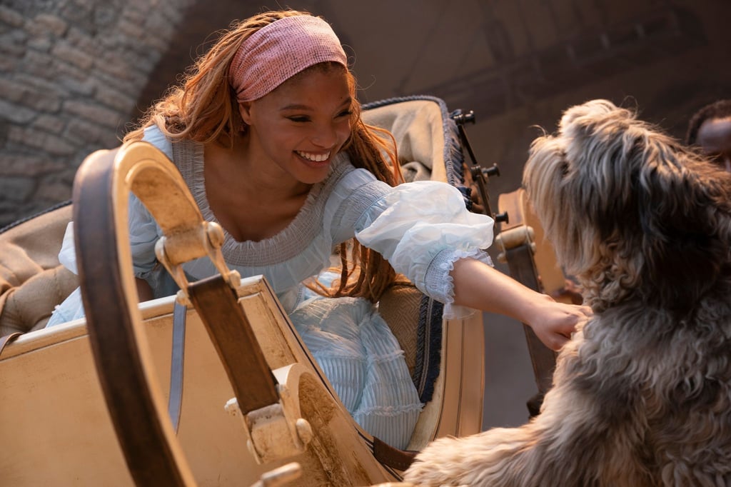 Halle Bailey als Ariel in einer Szene des Films "Arielle, die Meerjungfrau".