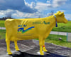 Eine gelbe Kuh: Das neue Aushängeschild der Agrarbetriebe Grüne Aue e.G. in  Battin wird zum Tag der offenen Tür die Besucher begrüßen.