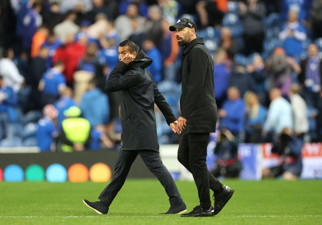 Ruud van Nistelrooy (r) ist nicht mehr Trainer des PSV Eindhoven.