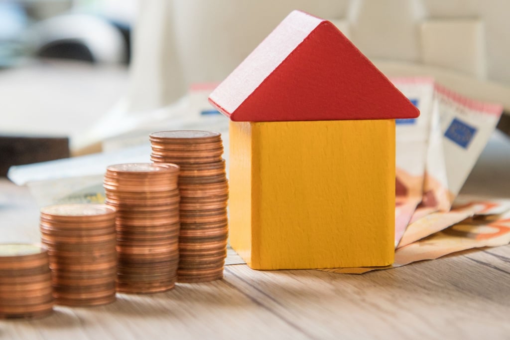 Gewinn durch Immobilienverkauf gemacht? Dann muss dieser unter gewissen Umständen nicht versteuert werden.