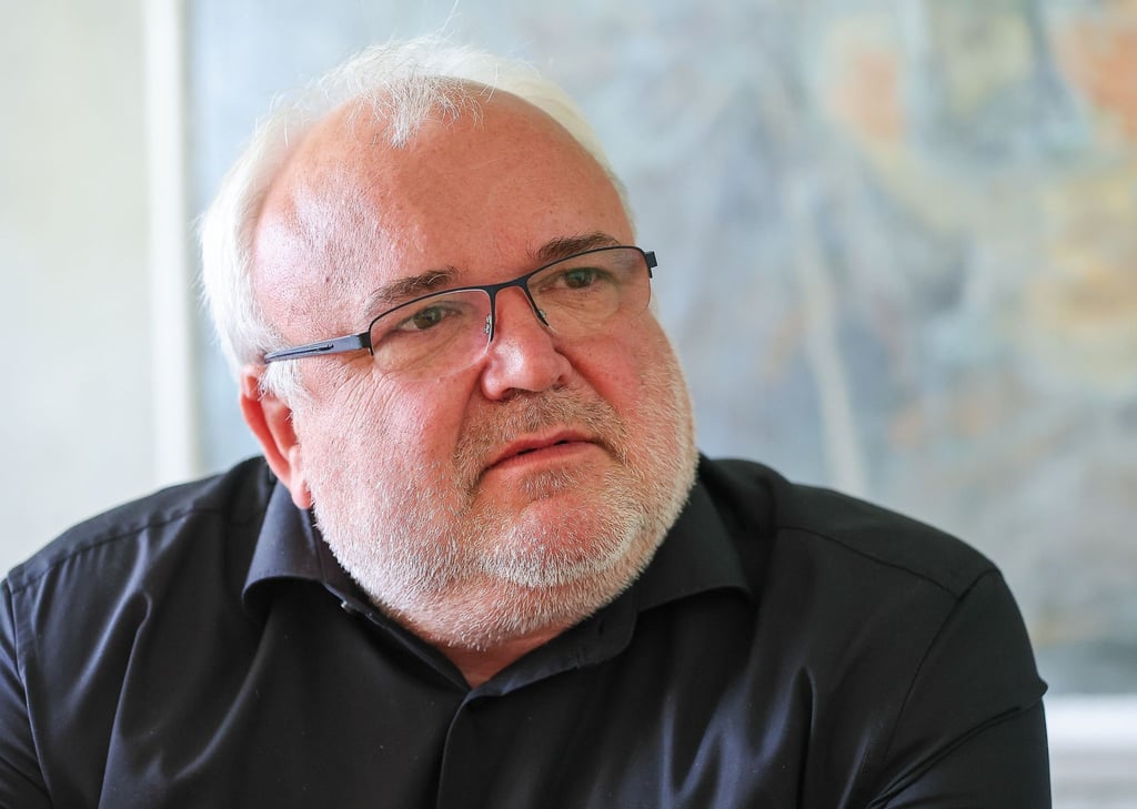 Zoodirektor Jörg Junhold wehrt sich gegen die Kritik nach der Schlachtung eines Zebras.