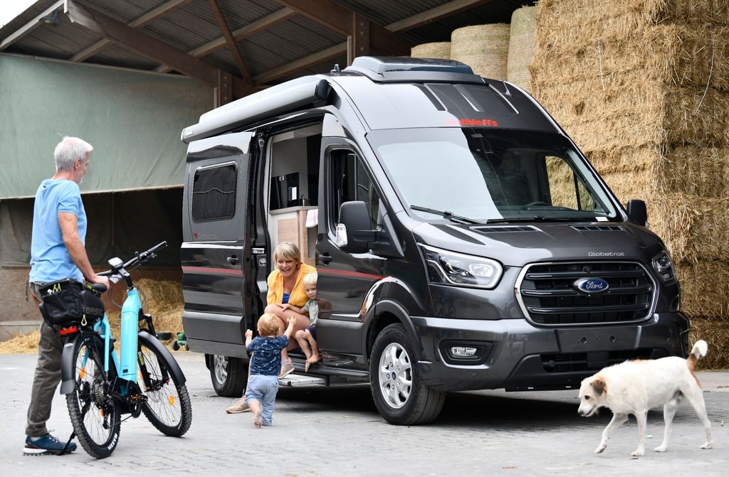 Alle und alles an Bord: Zur Urlaubsvorbereitung im Wohnmobil gehört dabei aber auch, nur so viel mitzunehmen, dass das zulässige Gesamtgewicht nicht überschritten wird.