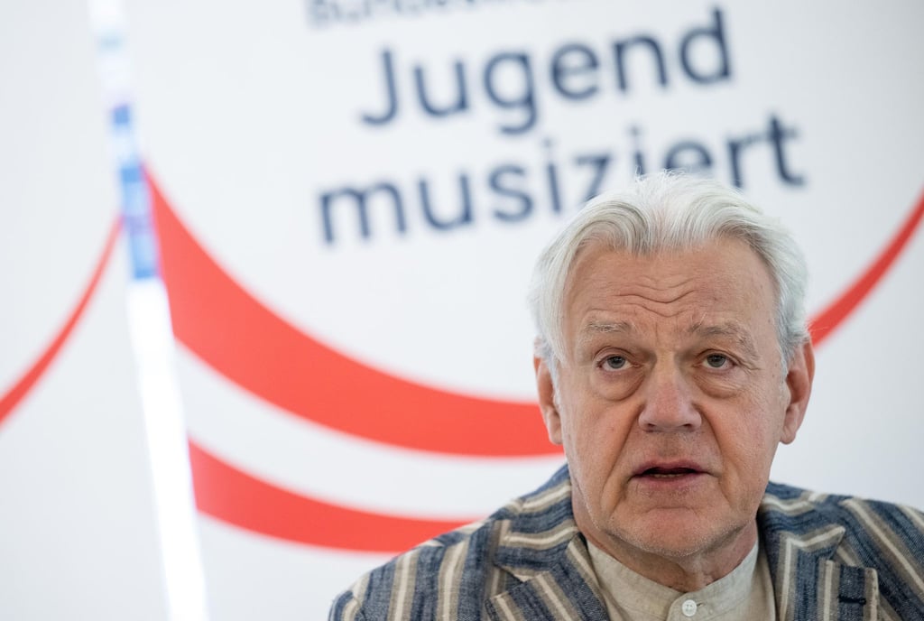 Ulrich Rademacher, Leiter der Bundesjury „Jugend musiziert“, spricht auf der Pressekonferenz vor Beginn des Talentwettbewerbs in Zwickau.