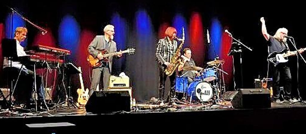 „Blue Terrace“ aus Hannover will das Publikum auf Webers Hof mit auf die Reise durch die Blues-Welt nehmen.