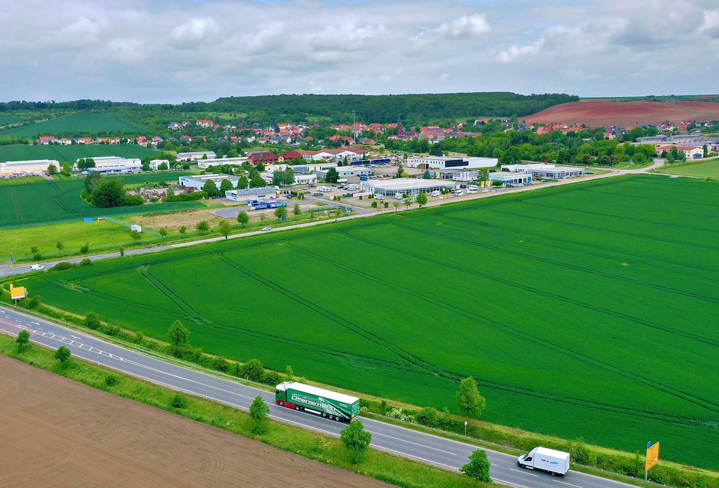 Das neue Industriegebiet entsteht direkt gegenüber dem existierenden Gewerbegebiet in Rothenschirmbach.