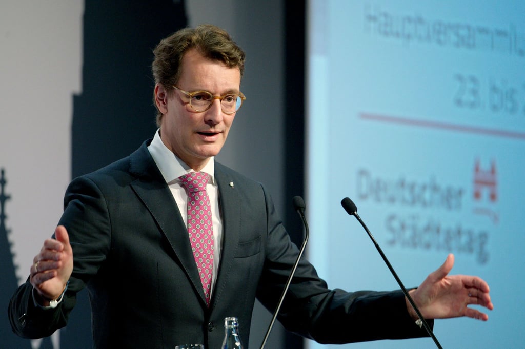 NRW-Ministerpräsident Hendrik Wüst bei der Hauptversammlung des Deutschen Städtetages in Köln.