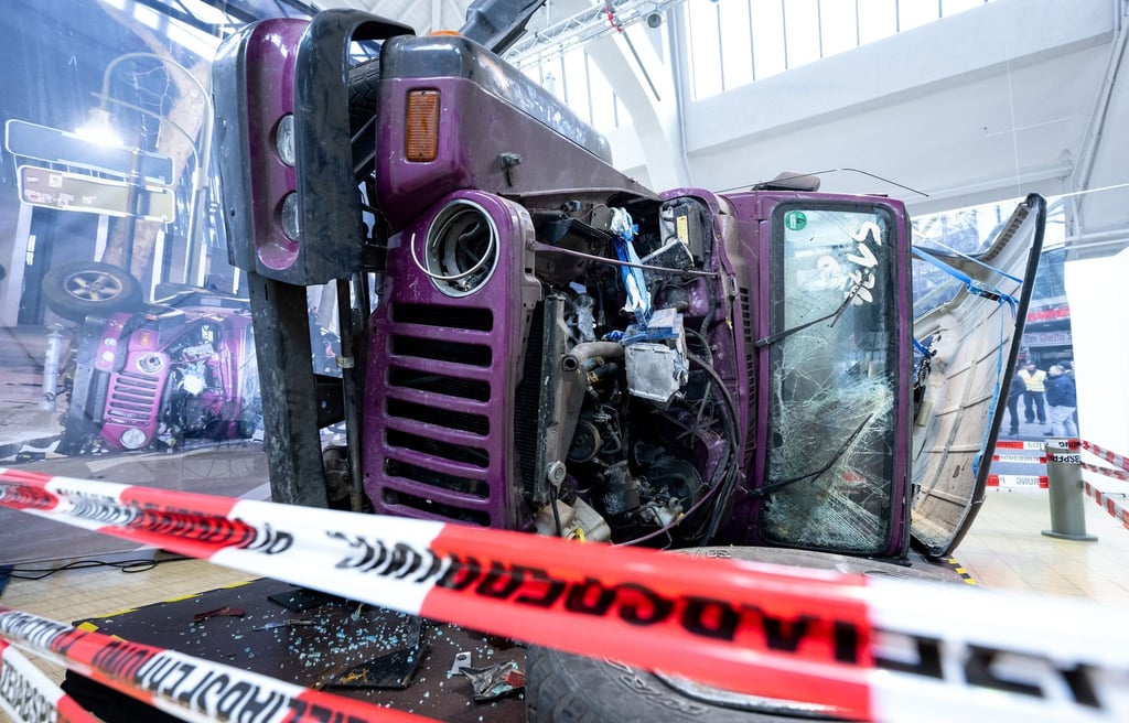 Das Wrack des Jeeps, in dem Michael Warshitsky als Opfer eines illegalen Straßenrennens 2016 in Berlin starb, ist in der Sonderausstellung „Wahnsinn – Illegale Autorennen“ zu sehen.