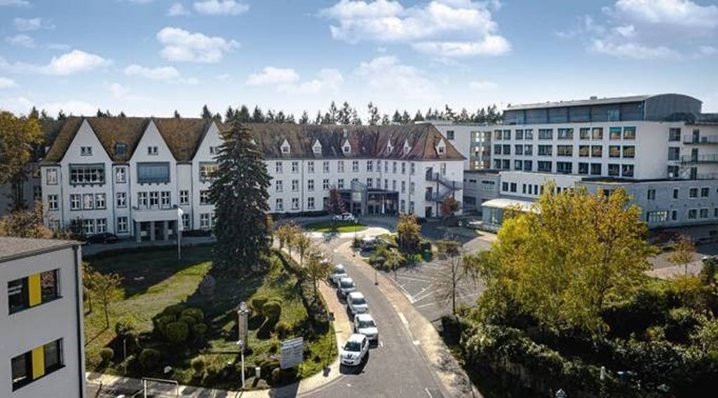 Die Asklepios-Klinik in Weißenfels. Dort wurde Ende 2017 die Entbindungsstation geschlossen.